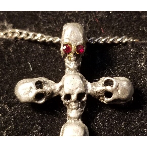 Vtg Gallo Pewter 24" Necklace Skulls Forming A Cross Pendant Red Jeweled Eyes - Picture 2 of 5